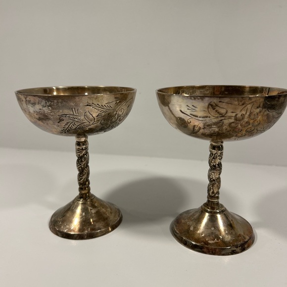 Vintage Silver Plated Cordial Goblets Pair Etched Grape Pattern w Velvet Box - Picture 3 of 15